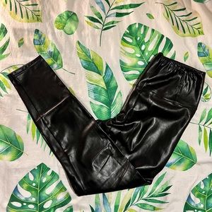 Aritzia Black Daria Pant, L, Scuffed.
